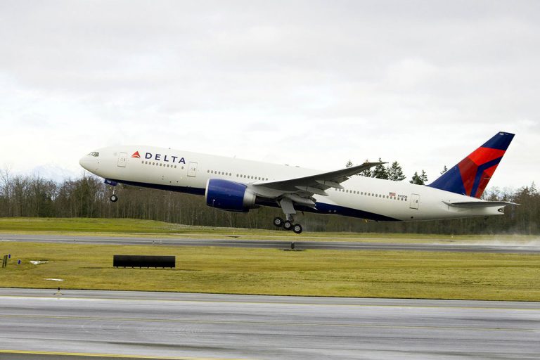 delta-updates-flight-schedule-for-april